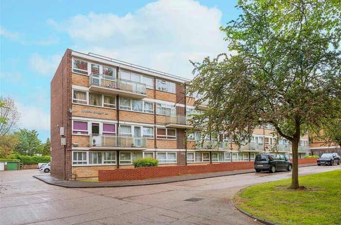 3 Bedroom Flat To Rent In Willesden Lane, London, NW2