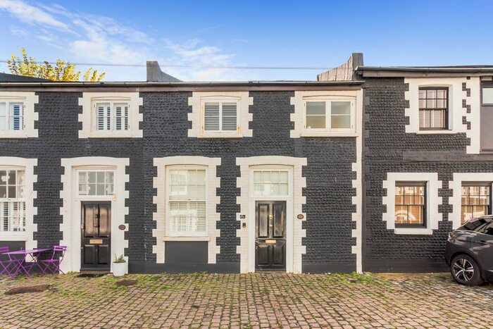 2 Bedroom Terraced House To Rent In Kemp Town Place, Brighton, BN2