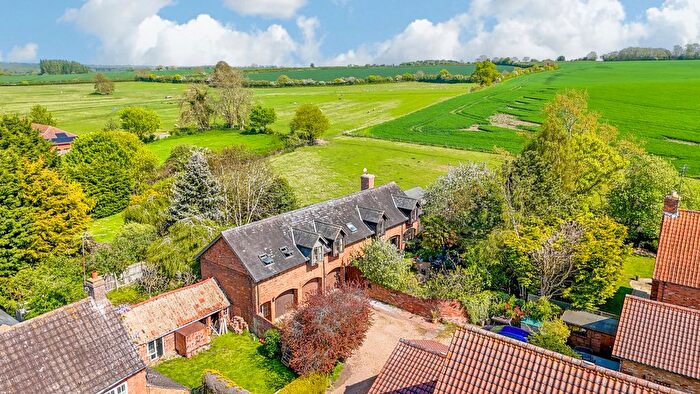 6 Bedroom Detached House For Sale In High Top Barn, Yielden, Bedfordshire, MK44