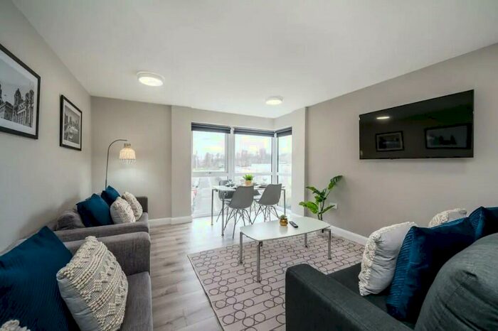 3 Bedroom Flat To Rent In Fox Street, Liverpool, Merseyside, L3