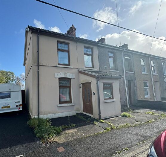3 Bedroom End Of Terrace House For Sale In Erw Las, Llwynhendy, Llanelli, SA14
