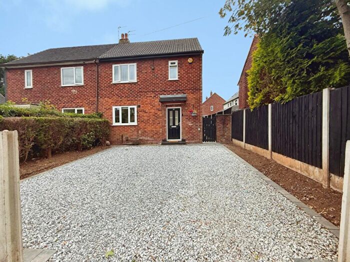 2 Bedroom Semi-Detached House For Sale In Leominster Drive, Manchester, Greater Manchester, M22