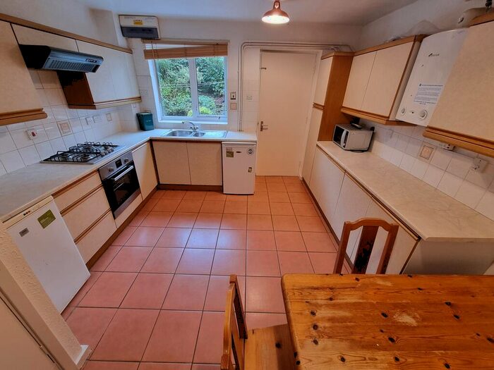 3 Bedroom House Of Multiple Occupation To Rent In Webster Avenue, Kenilworth, CV8