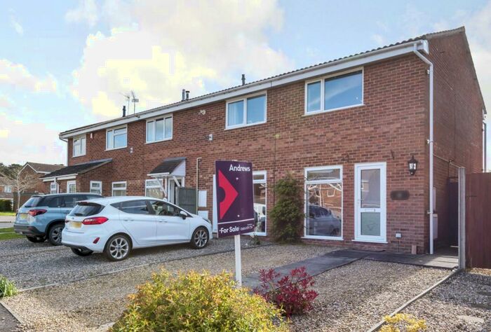 2 Bedroom End Of Terrace House For Sale In Lincoln Close, Tewkesbury Park, Tewkesbury, Gloucestershire, GL20