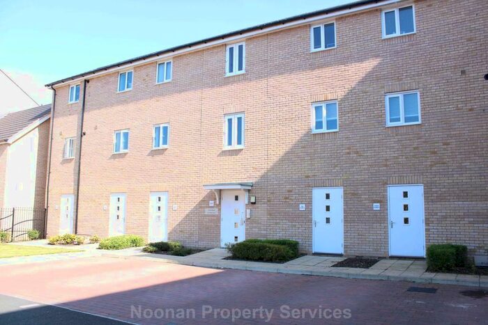 2 Bedroom Flat To Rent In Delphinium Court, St Neots, PE19