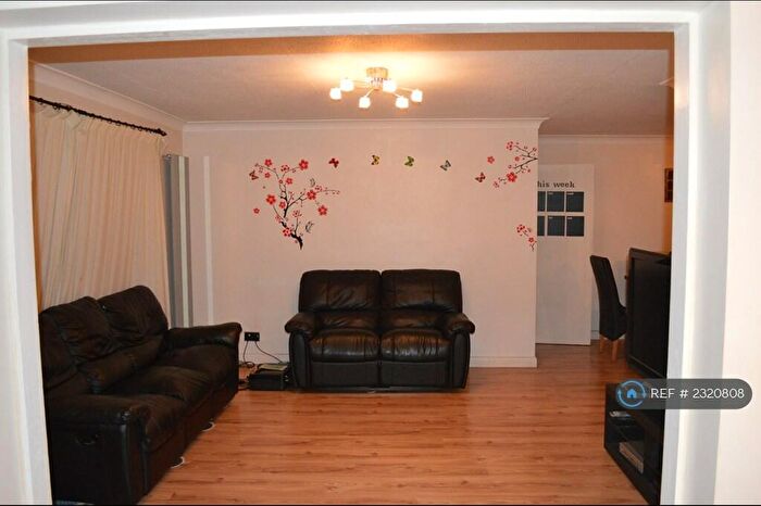2 Bedroom Maisonette To Rent In Cotelands, Croydon, CR0