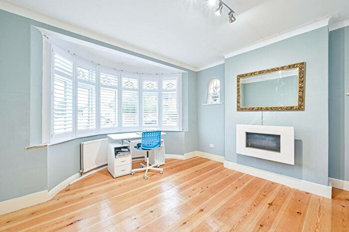 4 Bedroom Terraced House To Rent In Friars Walk, Southgate, London, N14