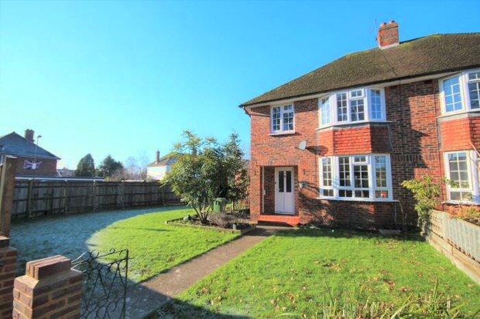 3 Bedroom House To Rent In Comptons Lane, Horsham, RH13