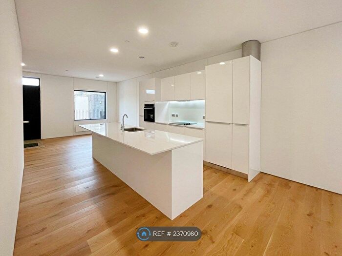 4 Bedroom Terraced House To Rent In Guest Street, Manchester, M4