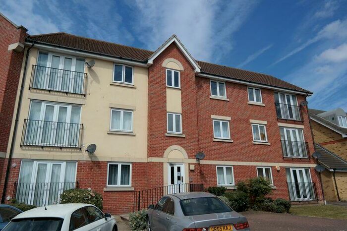 1 Bedroom Flat To Rent In Teasel Crescent, West Thamesmead, London, SE28