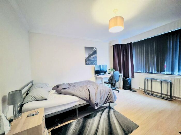 6 Bedroom Detached House To Rent In Musters Road, West Bridgford, Nottingham, NG2