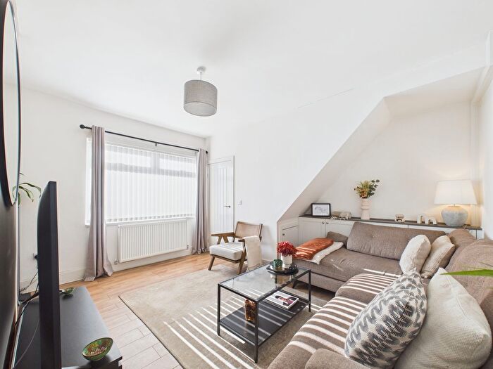 3 Bedroom Semi-Detached House For Sale In Knowsley Road, St Helens, WA10