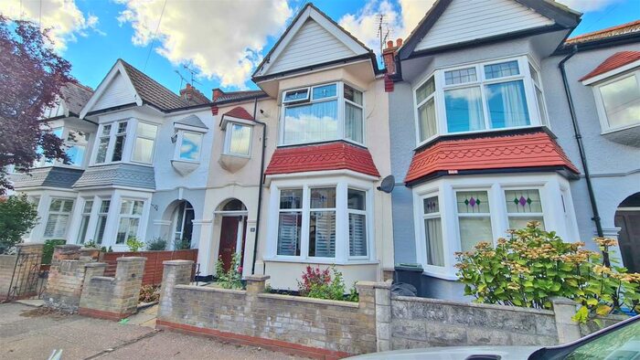 1 Bedroom Flat To Rent In St. Georges Park Avenue, Westcliff-On-Sea, SS0