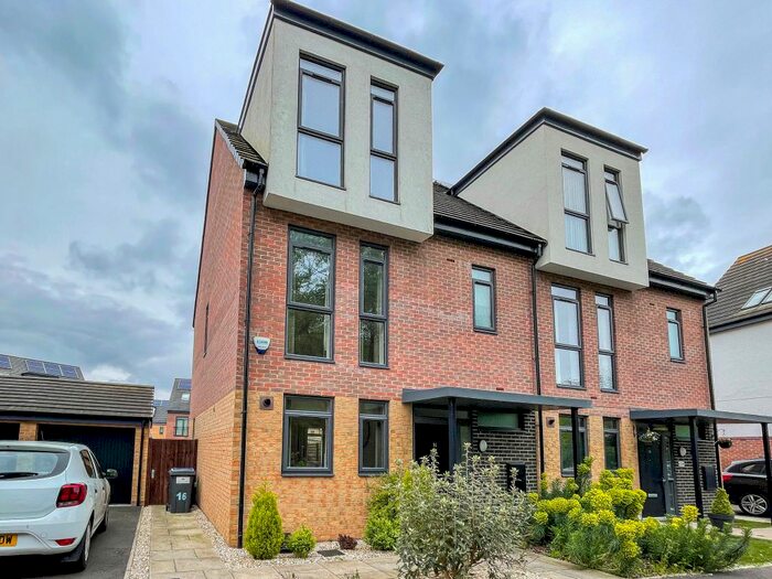 4 Bedroom Property To Rent In Spinney Close, Bentley, Doncaster, DN5