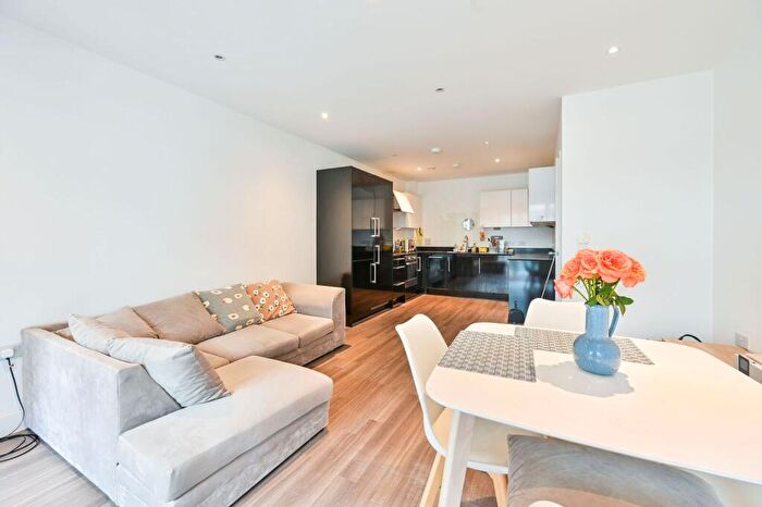 2 Bedroom Flat For Sale In Spa Road, Bermondsey, London, SE16