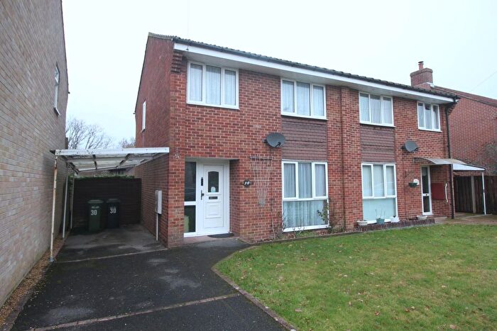 3 Bedroom Semi-Detached House For Sale In Hound Road Gardens, Netley, Southampton, SO31