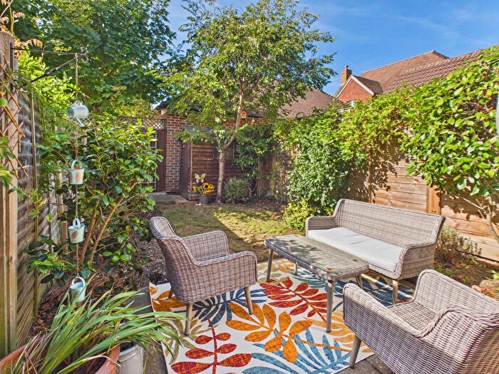 2 Bedroom Property For Sale In Dawes Close, Tonbridge, TN9