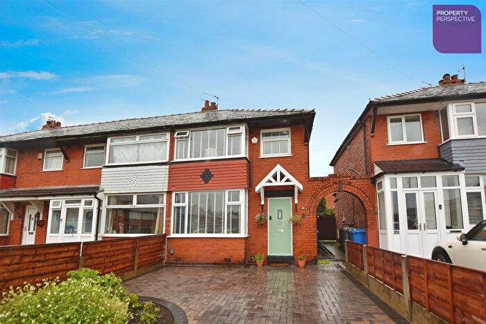 3 Bedroom Property For Sale In Welwyn Close, Urmston, M41