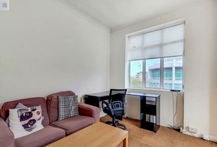 Studio To Rent In Warren Court, Euston Road, London, NW1