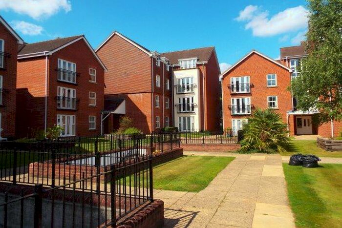 2 Bedroom Flat To Rent In Birch Meadow Close, Warwick, CV34
