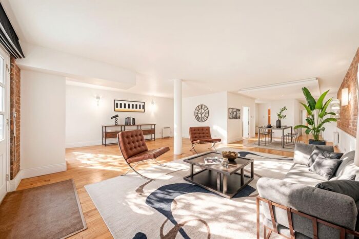 2 Bedroom Flat For Sale In Great Jubilee Wharf, Wapping, E1W