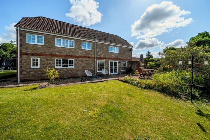 5 Bedroom Detached House For Sale In St. Ediths Marsh, Bromham, SN15