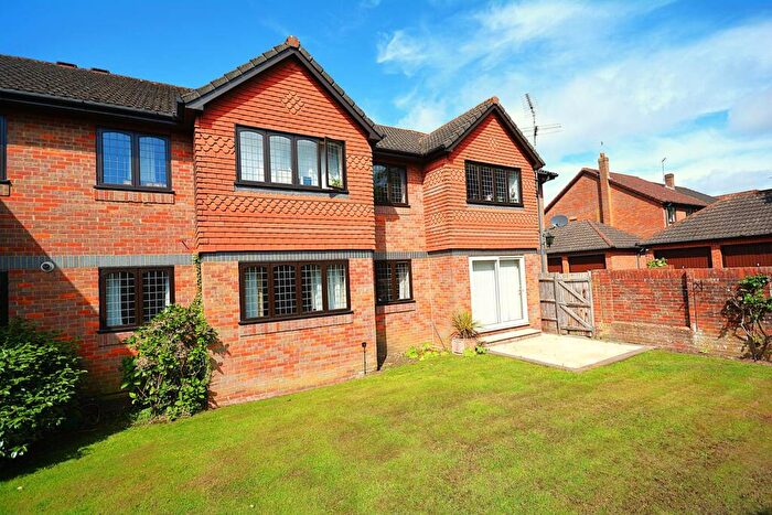 2 Bedroom Apartment For Sale In Hervines Court, Amersham, HP6