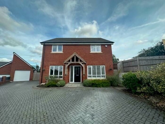 4 Bedroom Detached House To Rent In Swallow Close, Yardley Road, MK46