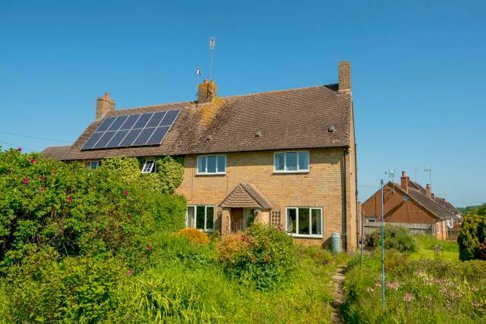 3 Bedroom Semi-Detached House For Sale In Claydon, Oxfordshire, OX17