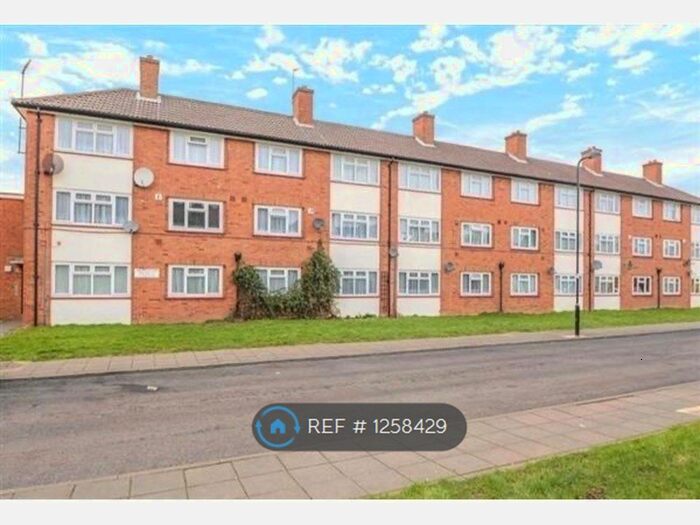 2 Bedroom Flat To Rent In Wincanton Crescent, Northolt UB5