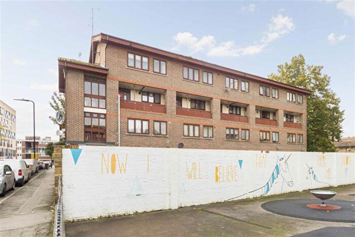 3 Bedroom Flat To Rent In Purcell Street, Shoreditch, N1