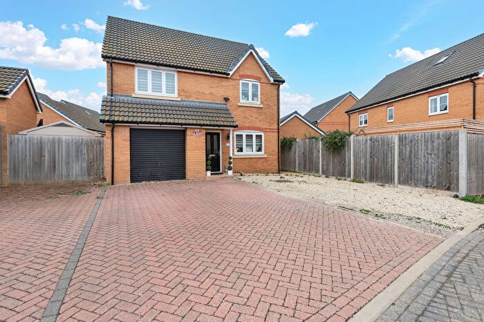4 Bedroom Detached House For Sale In Hammond Close, Royston, SG8