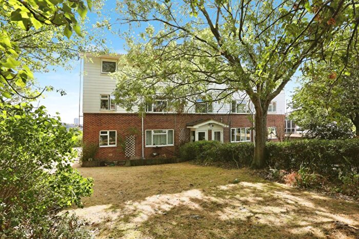 1 Bedroom Apartment For Sale In Quayside Road, Southampton, SO18