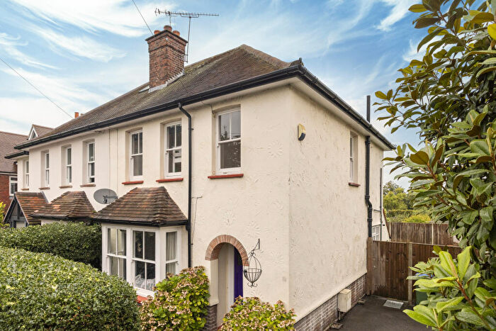 3 Bedroom House To Rent In Molyneux Road, Weybridge, KT13