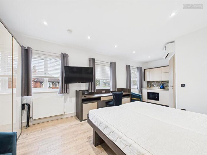 Studio To Rent In Broadway, Peterborough, PE1