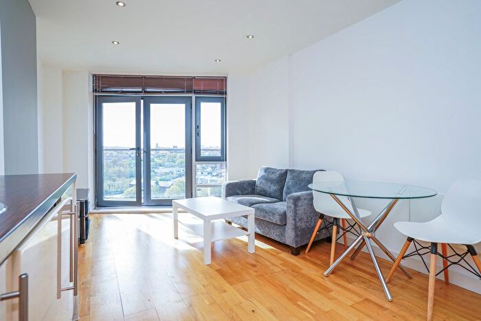 1 Bedroom Flat To Rent In Gotts Road, Leeds, LS12