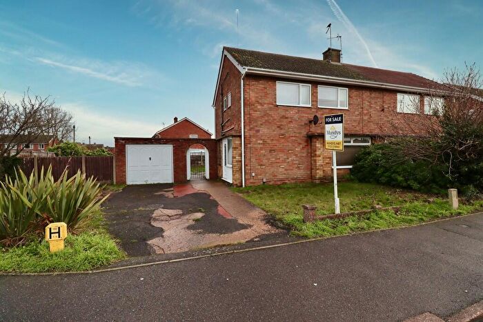 3 Bedroom Semi-Detached House For Sale In Matlock Drive, North Hykeham, LN6