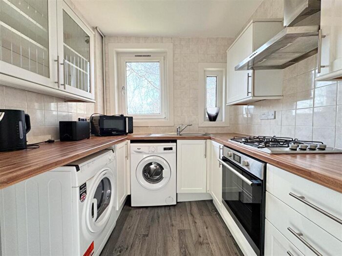 1 Bedroom Flat For Sale In Clyde Terrace, Bothwell, Glasgow, G71