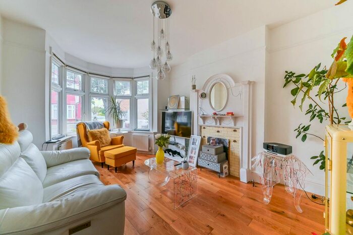 3 Bedroom Terraced House For Sale In Dalmeny Avenue, Norbury, London, SW16