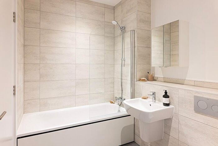 2 Bedroom Apartment To Rent In Apartment, The Almere, Avebury Boulevard, Milton Keynes, Buckinghamshire, MK9