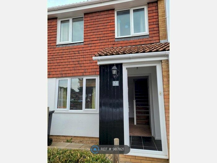 3 Bedroom Semi-Detached House To Rent In Halleys Way, Houghton Regis, Dunstable, LU5
