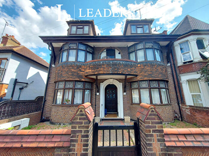 2 Bedroom Flat To Rent In Warrior Square, Southend, SS1