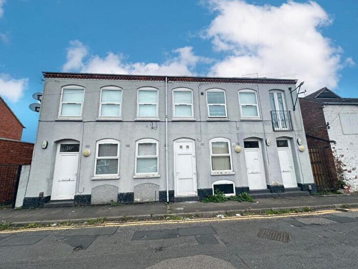 3 Bedroom Apartment For Sale In South Street, Northampton, NN1