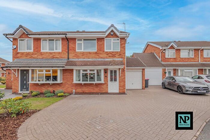 3 Bedroom Semi-Detached House To Rent In Sorrel Drive, Kingsbury, B78