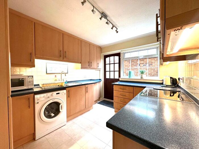 4 Bedroom Detached House For Sale In Conyngham Road, Meadowfields, Northampton, NN3