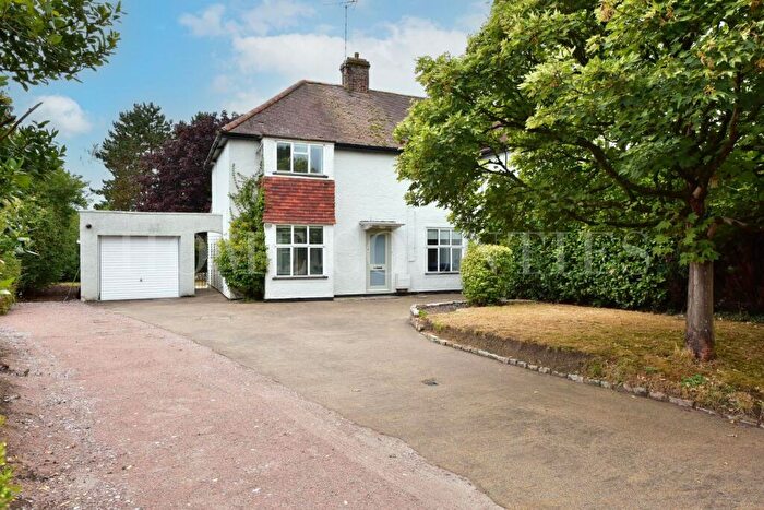 3 Bedroom Semi-Detached House To Rent In Hawkshead Lane, North Mymms, Hatfield, AL9