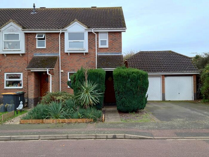 2 Bedroom Semi-Detached House To Rent In Bishops Road, Bedford MK41
