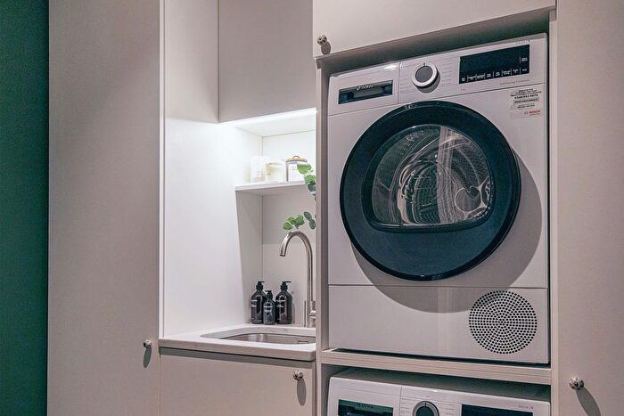 1 Bedroom Detached House For Sale In Kings Head Passage, London, SW4