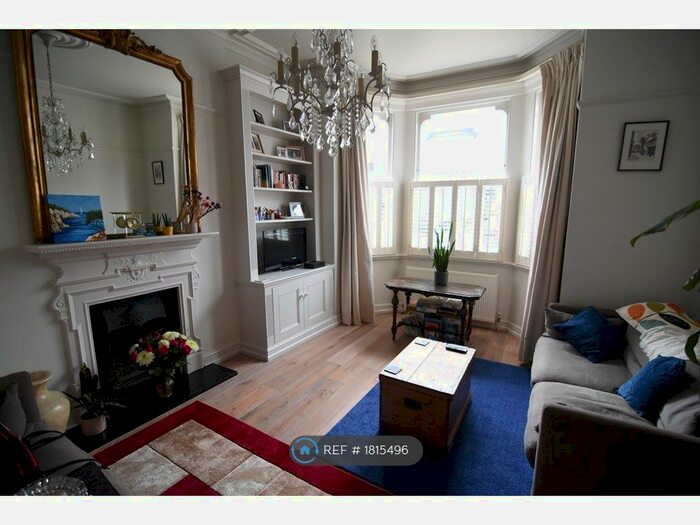 2 Bedroom Flat To Rent In Arlington Gardens, London, W4