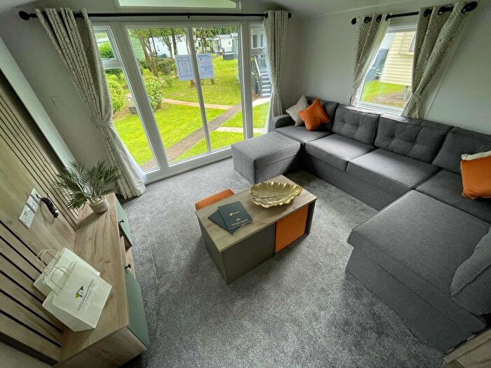 2 Bedroom Mobile/park Home For Sale In Bentham Road, Ingleton, Carnforth, LA6